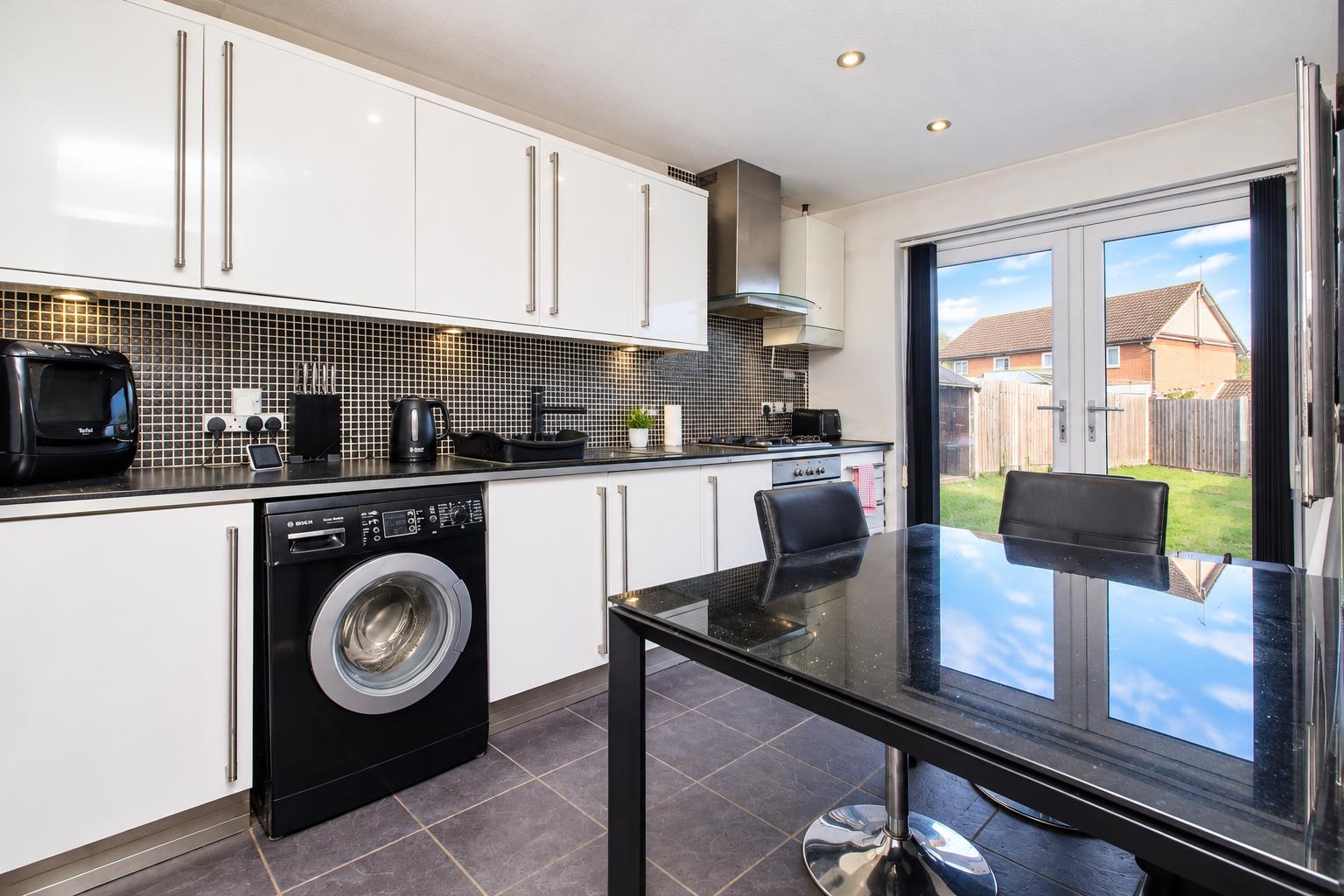 2 bed property in Chepstow Drive, Milton Keynes